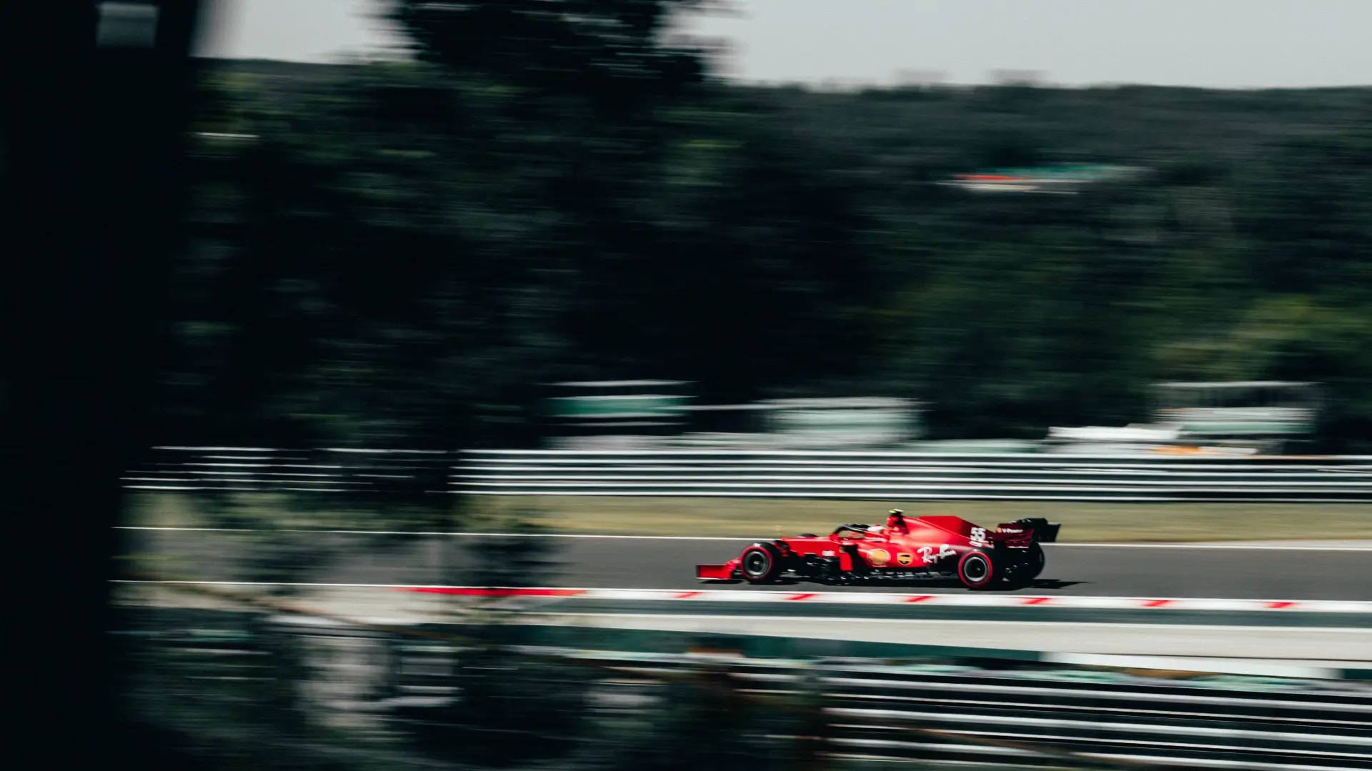Formula 1 -auto radalla kisaviikonloppuna